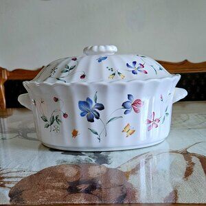 Mikasa Sorrento Maxima 2 Qt. Oval Covered Casserole